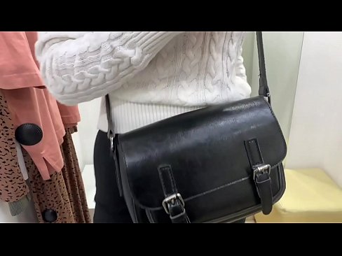 ❤️ Public masturbation sa batan-ong bitch FeralBerry nga adunay dildo sa fitting room ️❌ Russian porn sa amon ❌❤